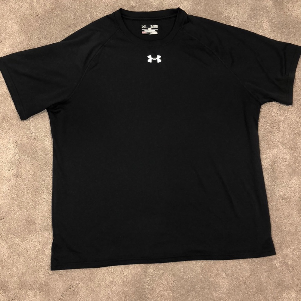 Men’s under armour tee